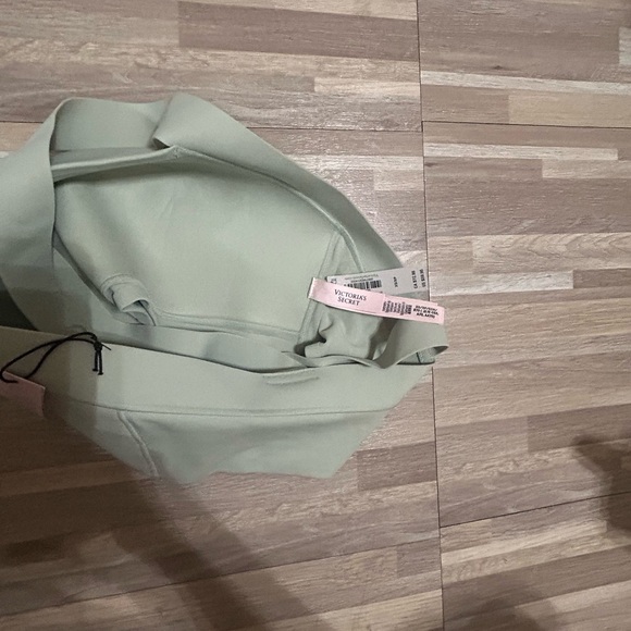 Victoria’s Secret sports bra - Picture 3 of 3